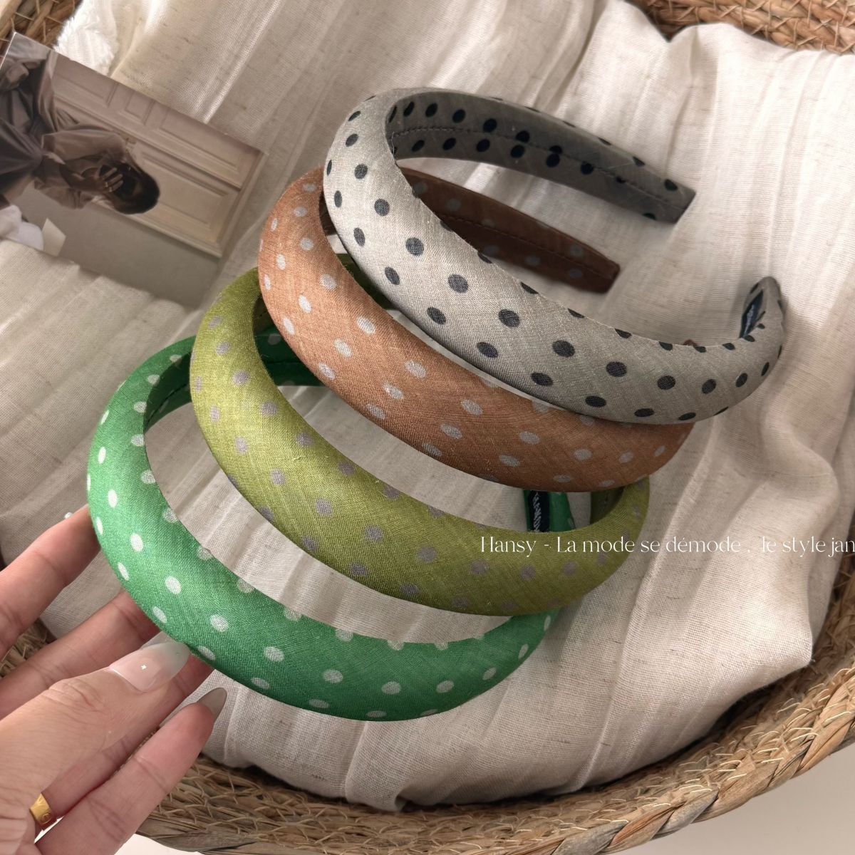 彩色波點寬版髮箍－商品主圖｜https://igowo.tw/