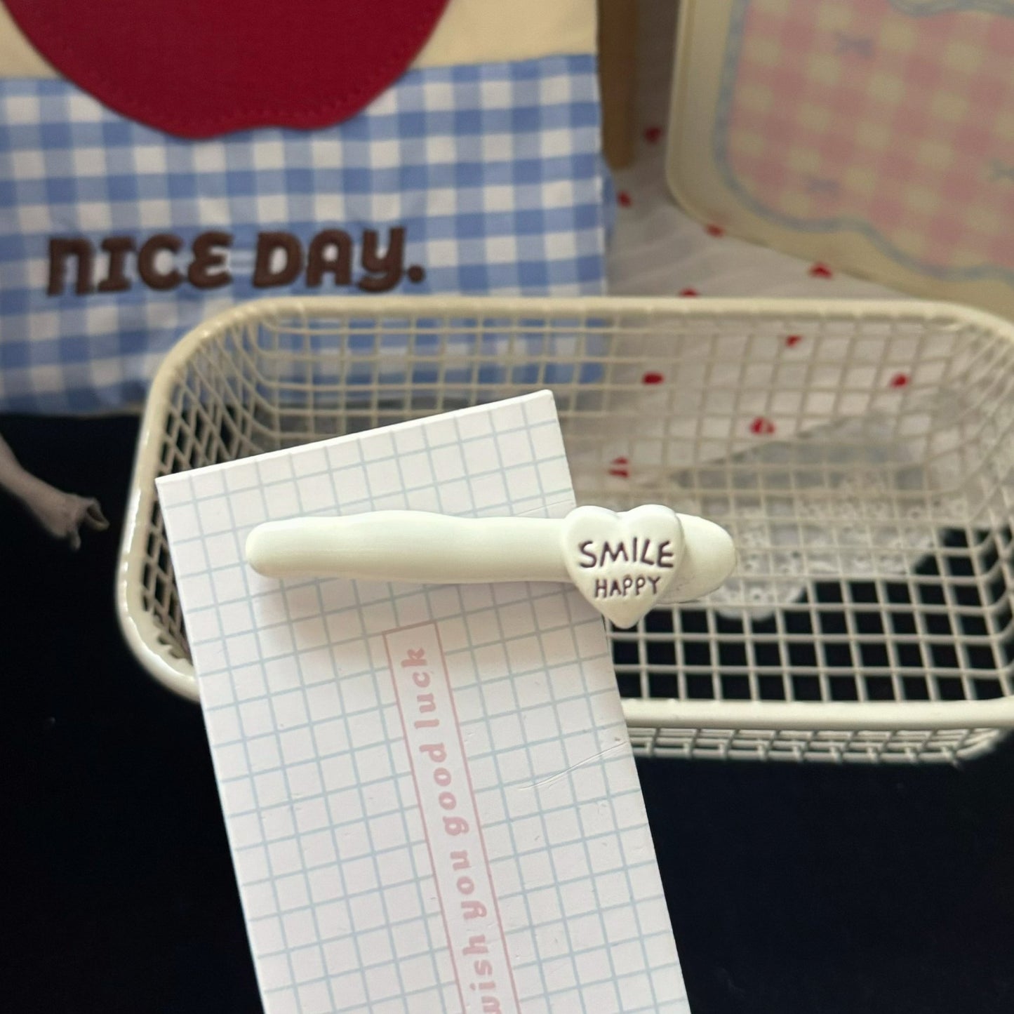 白色字母愛心簡約髮夾
