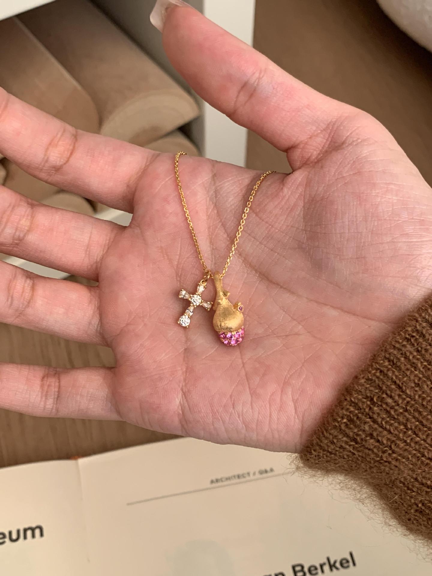 粉色鋯石十字拉絲項鍊