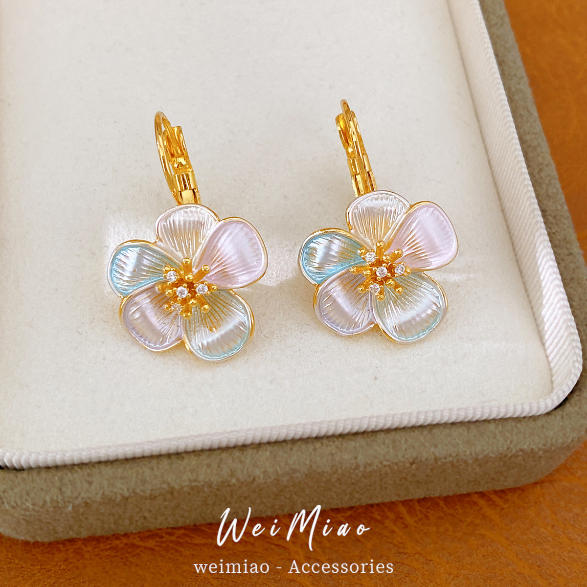 彩色琺瑯鋯石花朵耳扣－商品主圖｜https://igowo.tw/