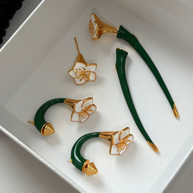 金色琺瑯花朵兩用耳環－商品主圖｜https://igowo.tw/