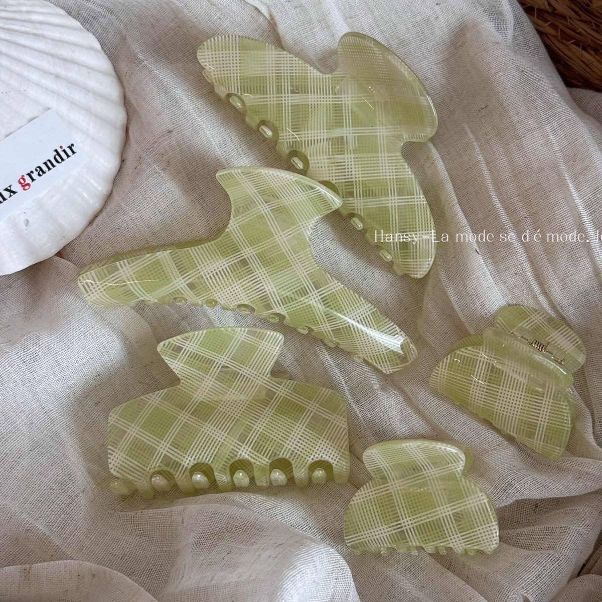 綠色格紋簡約鯊魚夾－商品主圖｜https://igowo.tw/