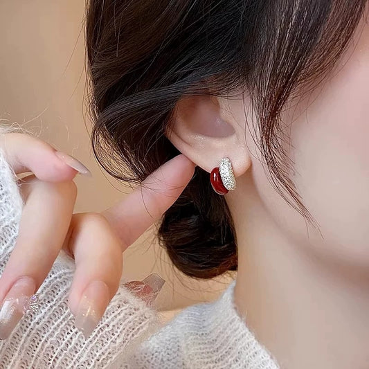 紅色琺瑯C形微鑲耳環－商品主圖｜https://igowo.tw/