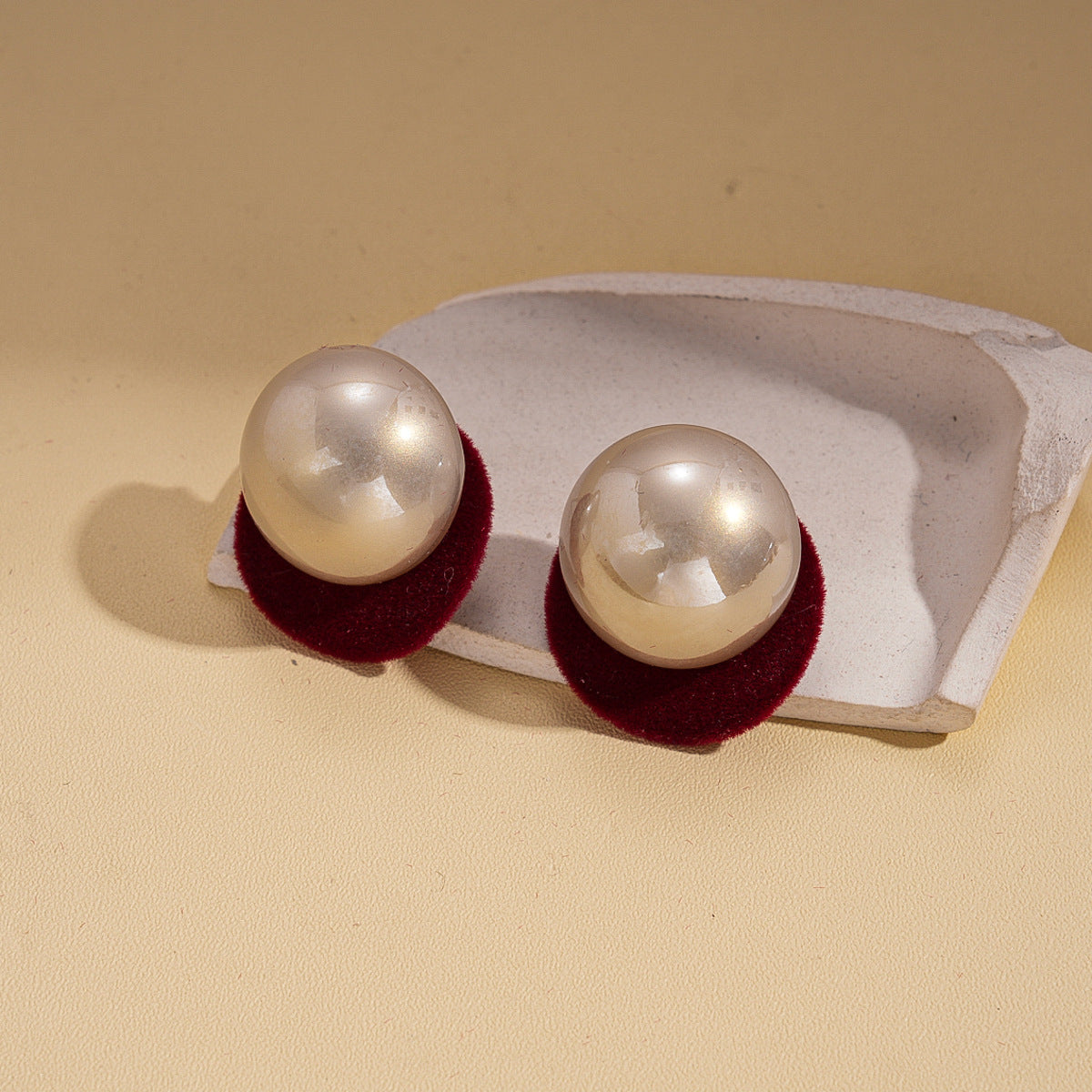 紅色布面花朵誇張耳環－55#銀針-紅色款細節40｜https://igowo.tw/