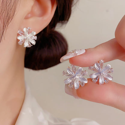 金色鋯石花朵電鍍耳釘－第二視角實拍｜https://igowo.tw/