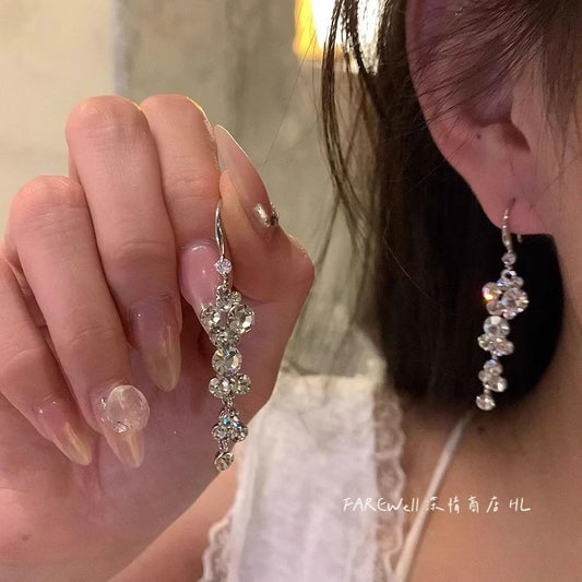 鋯石流蘇長版耳環－商品主圖｜https://igowo.tw/