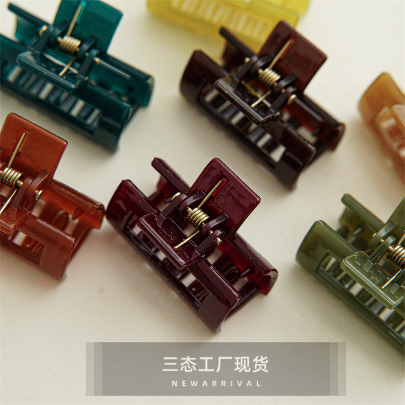 彩色壓克力鯊魚夾－方姜黃款細節｜https://igowo.tw/