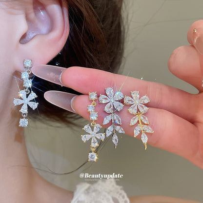 金色鋯石花朵電鍍耳釘－第二視角實拍｜https://igowo.tw/