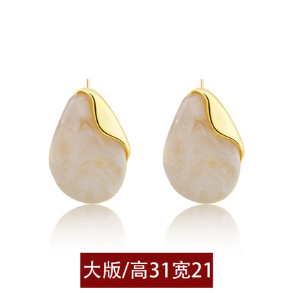 樹脂不規則復古耳釘－細節特寫6｜https://igowo.tw/