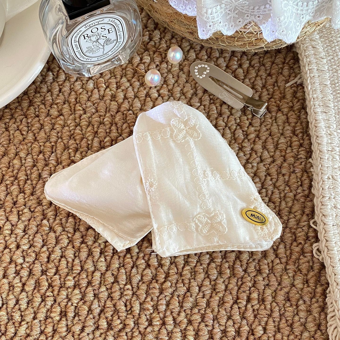 蕾絲大腸圈刺繡鯊魚夾