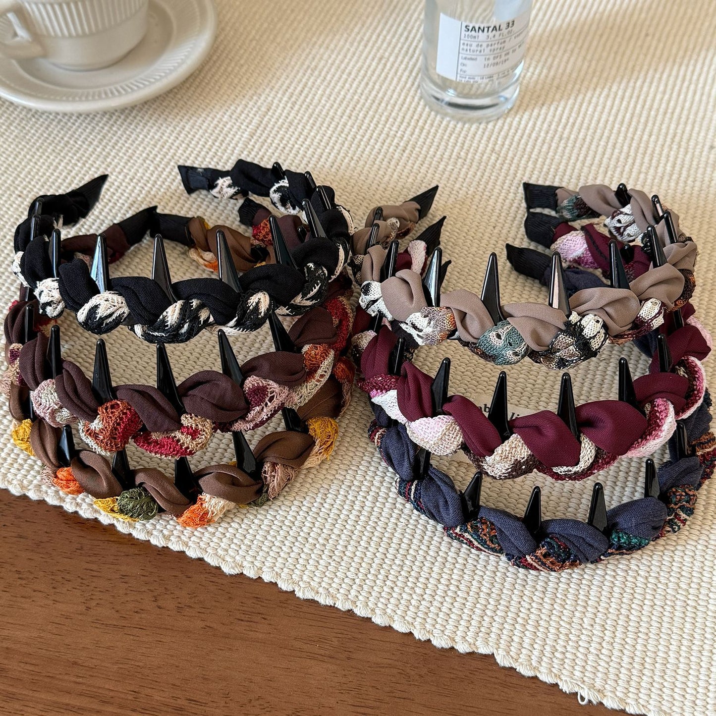 彩色波浪纏繞髮箍－紅白撞色款實拍｜https://igowo.tw/