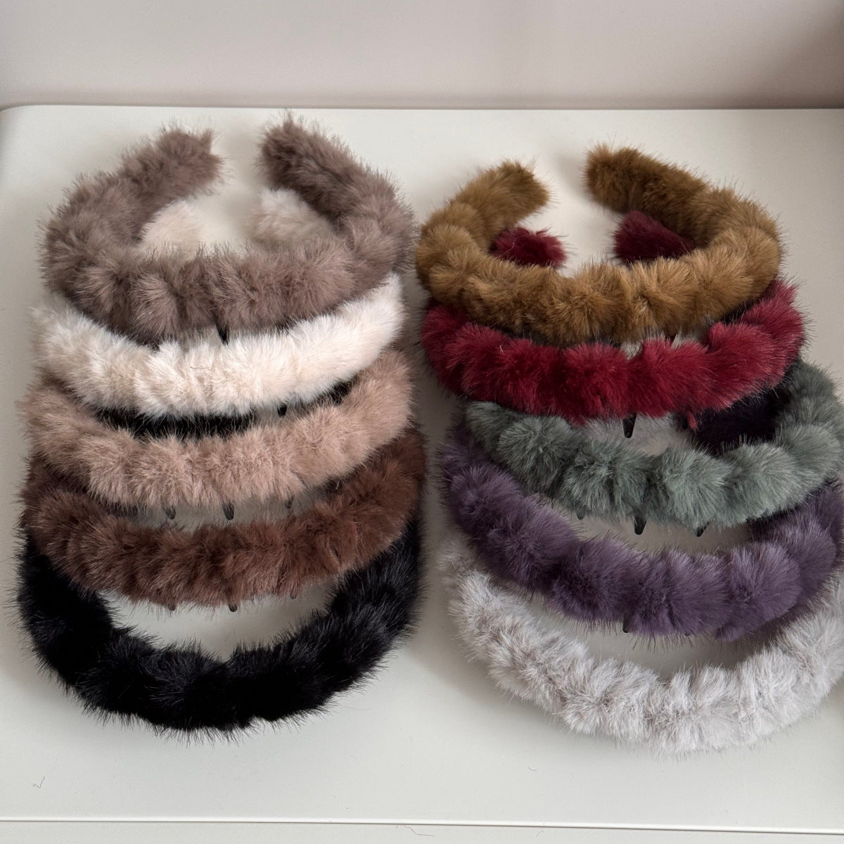 絨面波浪纏繞髮箍－細節特寫1｜https://igowo.tw/