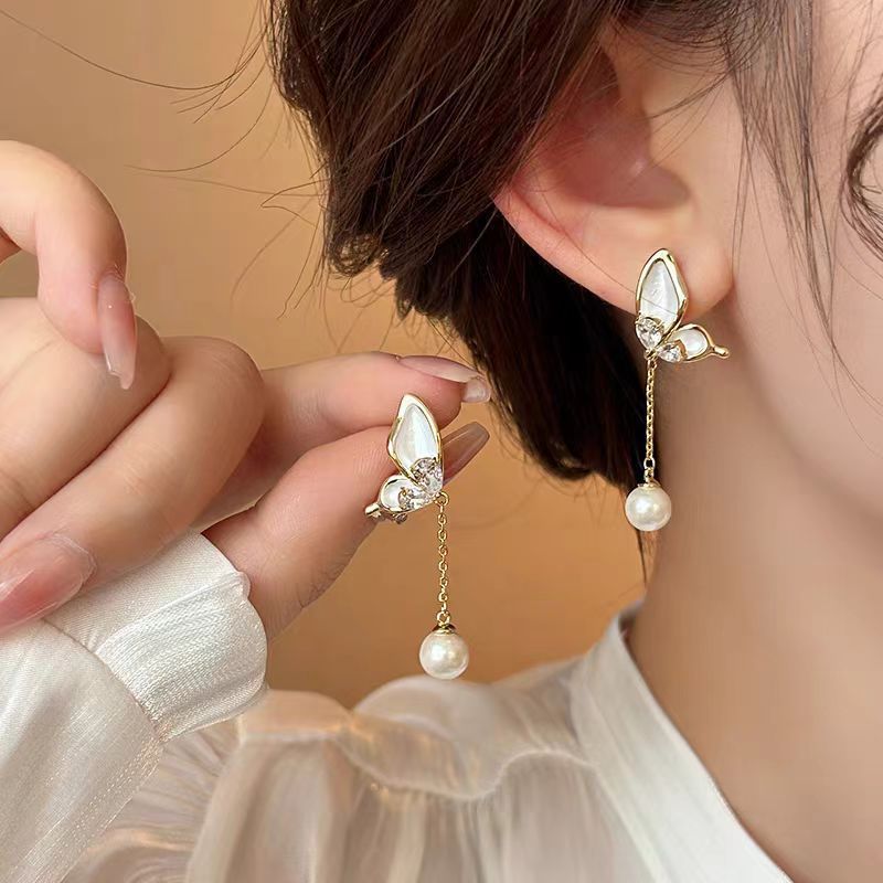 珍珠鋯石蝴蝶流蘇耳環－細節特寫55｜https://igowo.tw/