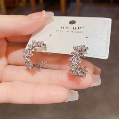 鋯石雪花C形復古耳環－第二視角實拍｜https://igowo.tw/