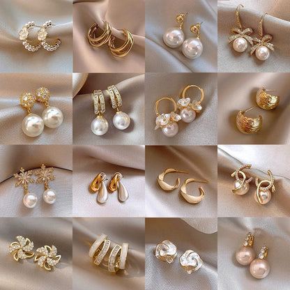 珍珠銀針花朵鑲鑽耳環－商品主圖｜https://igowo.tw/