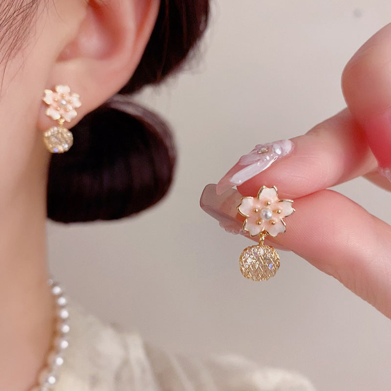 粉色花朵簡約耳環－商品主圖｜https://igowo.tw/