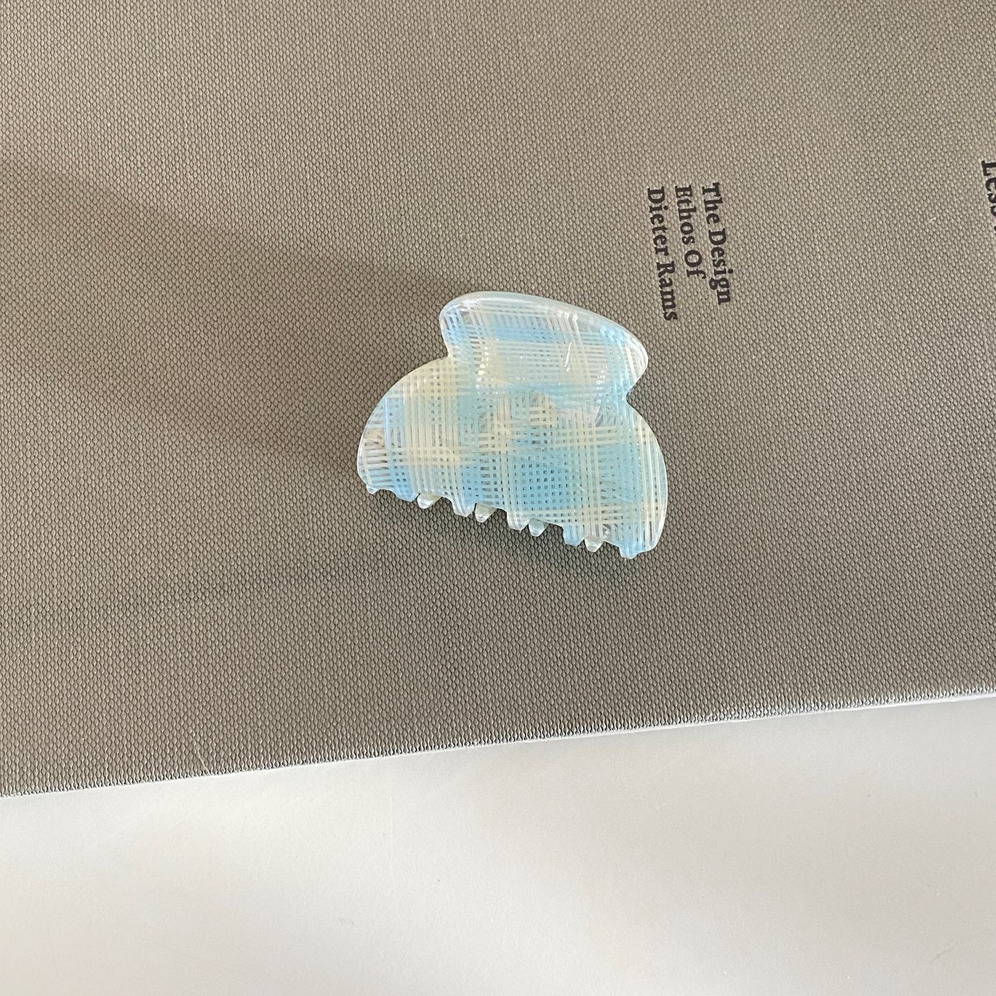 藍色格紋簡約鯊魚夾