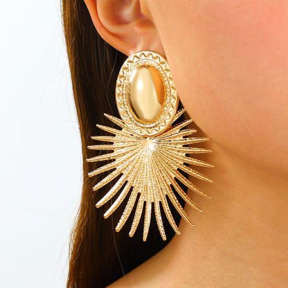 扇形幾何流蘇誇張耳環－第二視角實拍｜https://igowo.tw/