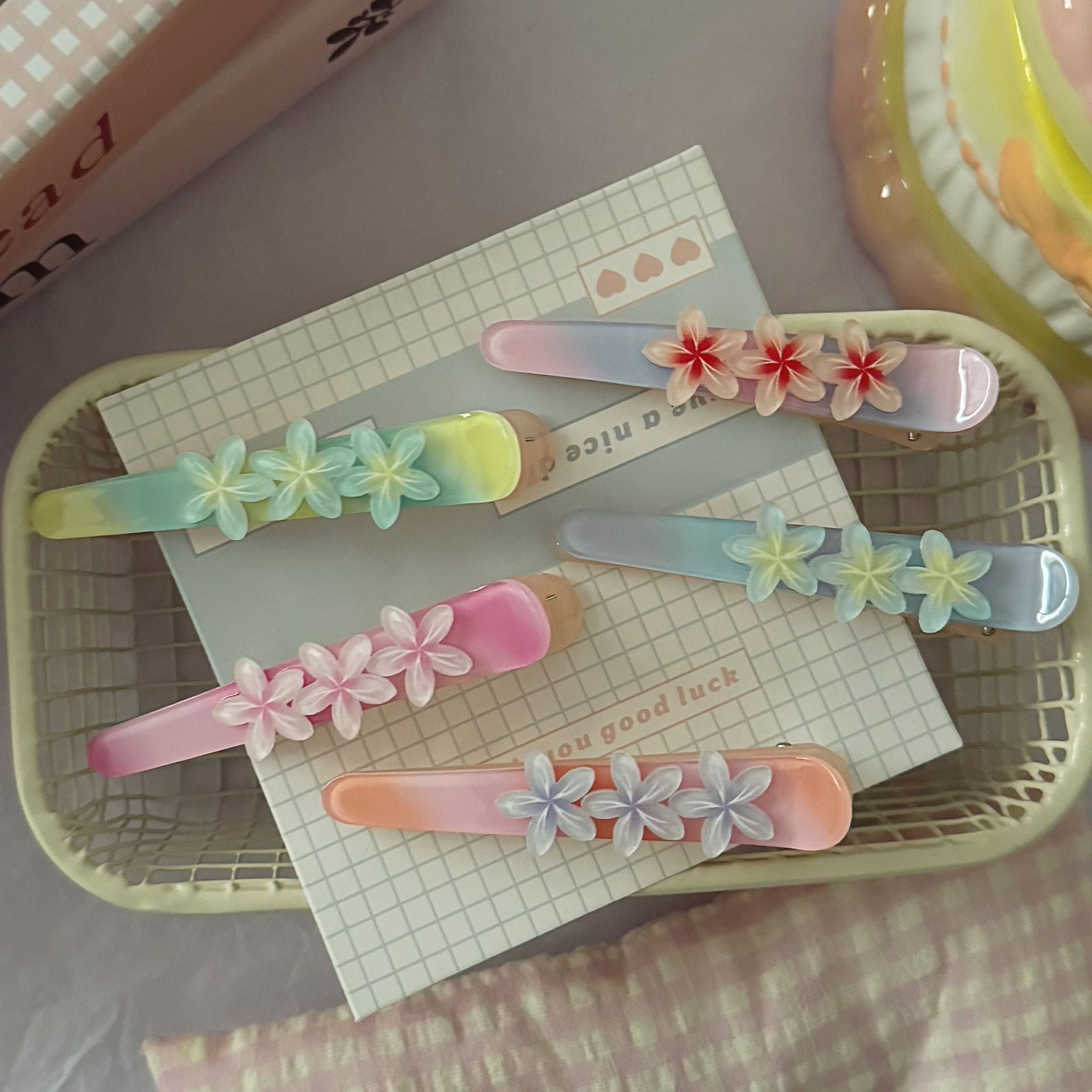 粉色花朵髮夾－商品主圖｜https://igowo.tw/