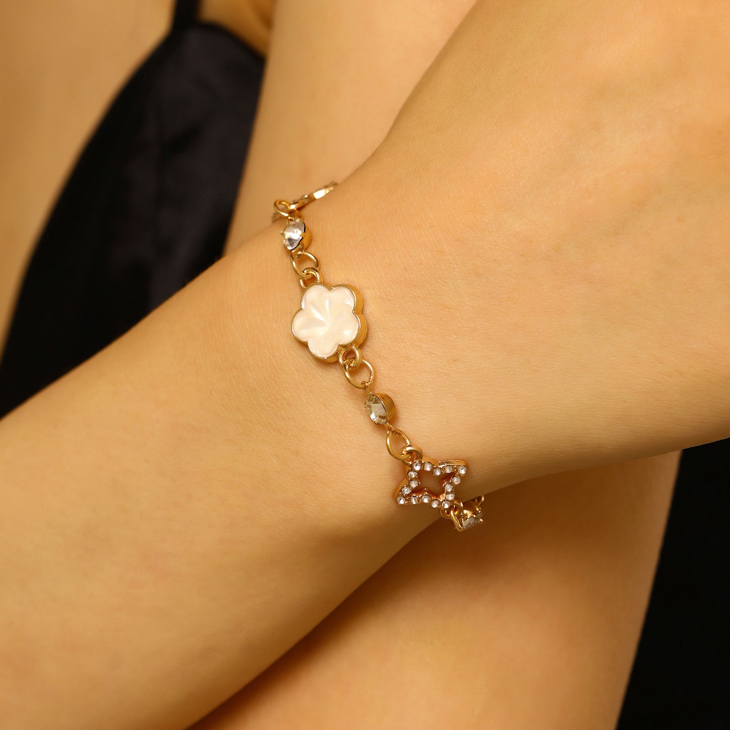 琺瑯星星鑲鑽項鍊套組－細節特寫5｜https://igowo.tw/
