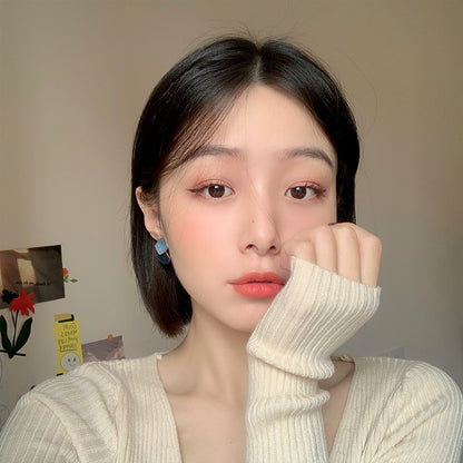 撞色銀針幾何復古耳釘－第二視角實拍｜https://igowo.tw/