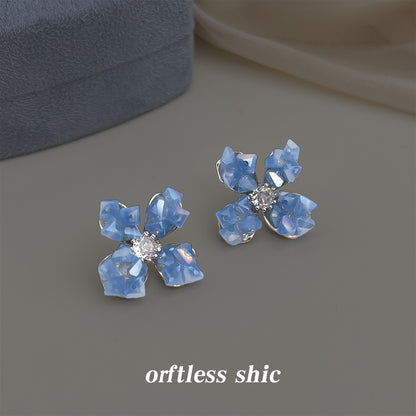 水晶玻璃花朵耳釘－商品主圖｜https://igowo.tw/