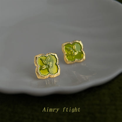 綠色花朵復古耳釘－商品主圖｜https://igowo.tw/