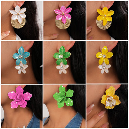 琺瑯愛心花朵誇張耳釘－商品主圖｜https://igowo.tw/