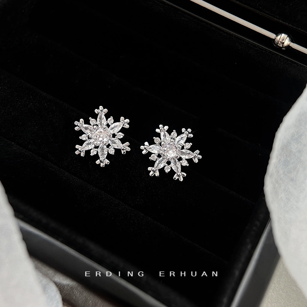 鋯石銀針雪花耳釘－商品主圖｜https://igowo.tw/