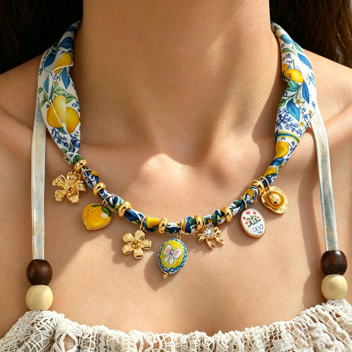 花朵墜飾項鍊－商品主圖｜https://igowo.tw/