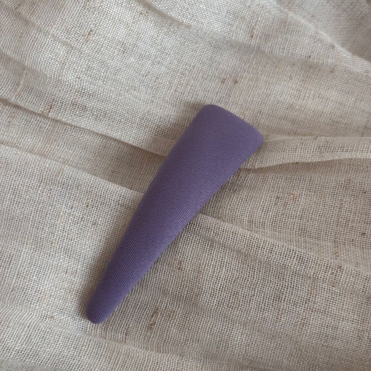 布面格紋簡約髮夾－細節特寫7｜https://igowo.tw/