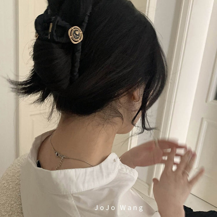 珍珠玫瑰大腸圈髮圈－抓夾款細節｜https://igowo.tw/