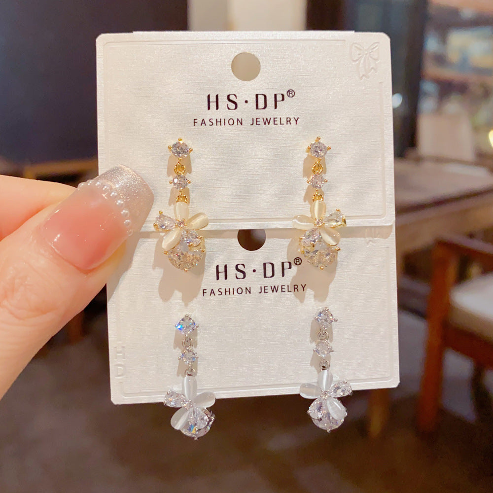 鋯石花朵流蘇耳墜－商品主圖｜https://igowo.tw/