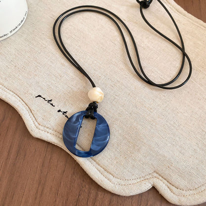 藍色壓克力誇張項鍊－細節特寫37｜https://igowo.tw/