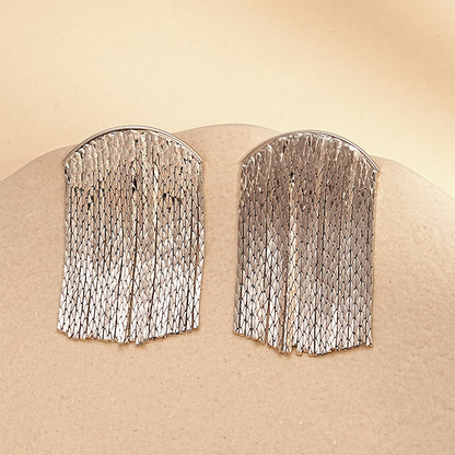 黑色波點圓圈拉絲耳環－細節特寫40｜https://igowo.tw/