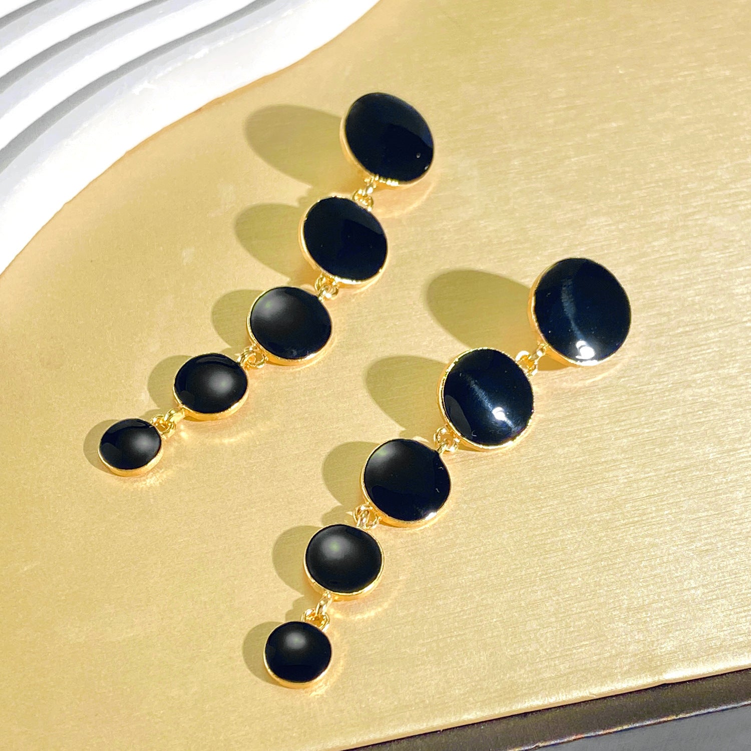 珍珠愛心流蘇長版耳環－金色5871款細節1｜https://igowo.tw/