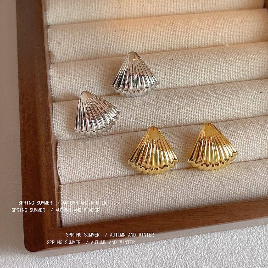 銀針貝殼耳釘－C-655銀色款實拍｜https://igowo.tw/