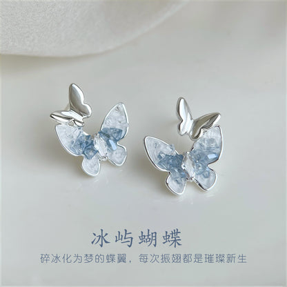 漸層水晶玻璃蝴蝶耳釘－商品主圖｜https://igowo.tw/