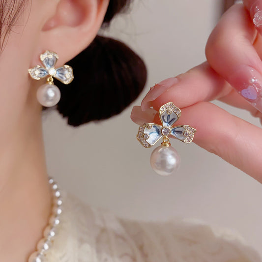 珍珠鋯石花朵復古耳墜－商品主圖｜https://igowo.tw/