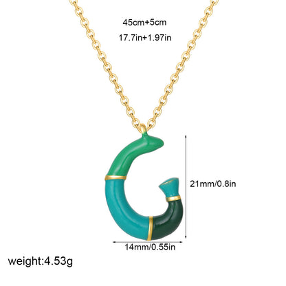 繽紛琺瑯字母墜飾項鍊－細節特寫6｜https://igowo.tw/