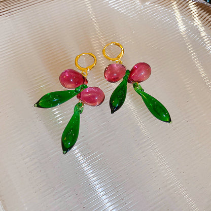 綠色鋯石花朵復古耳釘－細節特寫5｜https://igowo.tw/