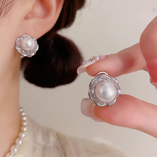 珍珠鋯石花朵簡約耳釘－商品主圖｜https://igowo.tw/