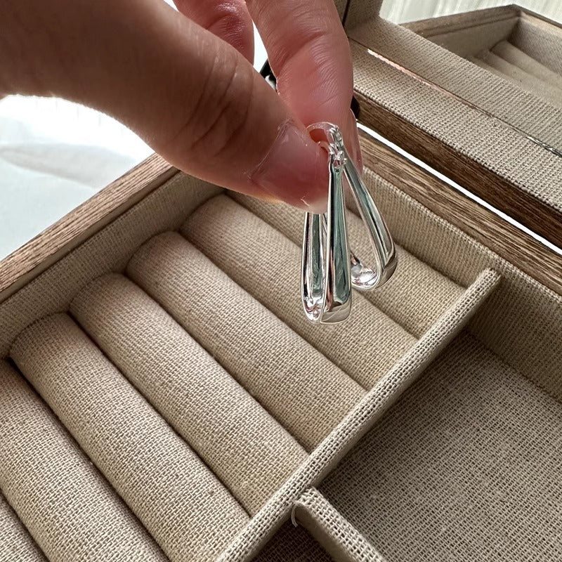 金屬U形簡約耳釘－商品主圖｜https://igowo.tw/