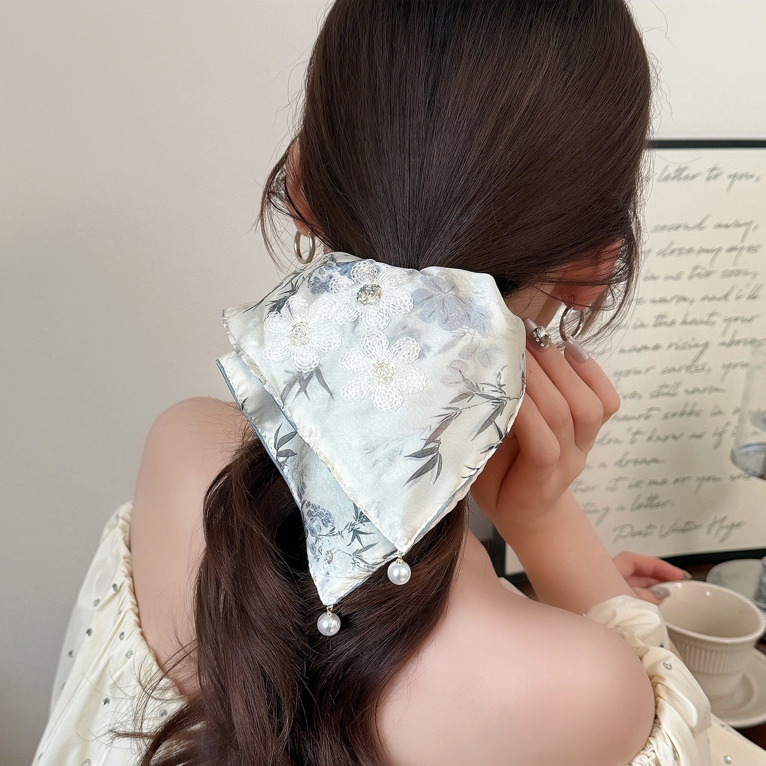 大腸圈方形刺繡髮圈－商品主圖｜https://igowo.tw/