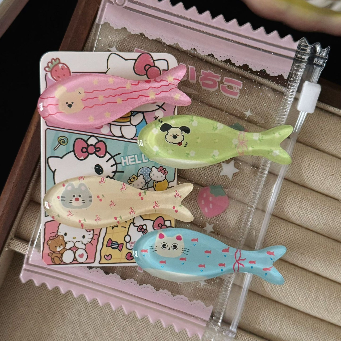 小狗卡通髮夾－粉色小魚髮夾款實拍｜https://igowo.tw/
