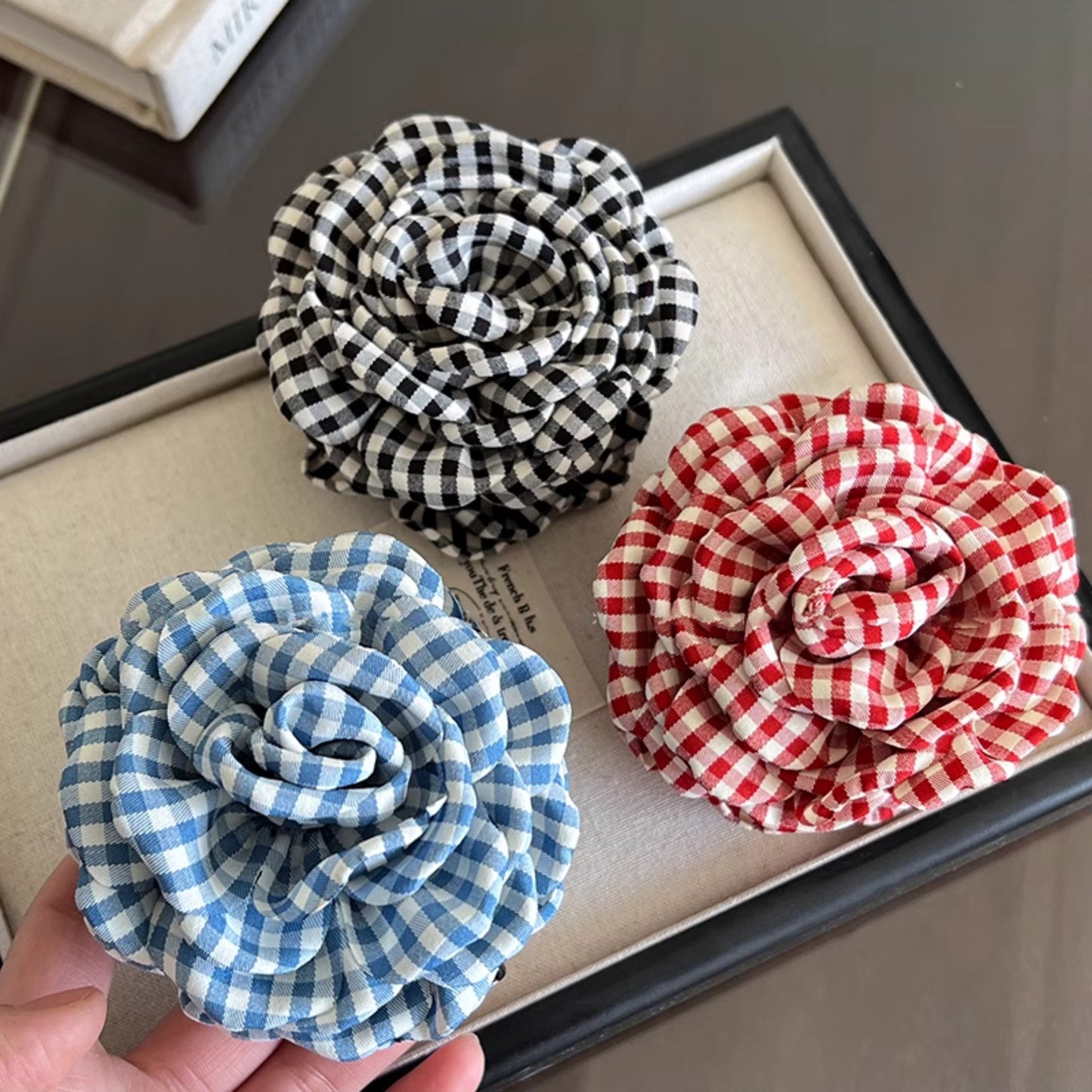 花朵簡約鯊魚夾－商品主圖｜https://igowo.tw/