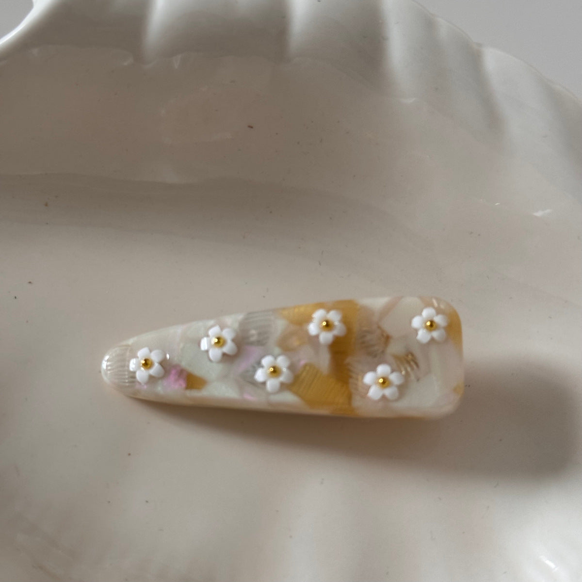 醋酸板材花朵髮夾－細節特寫6｜https://igowo.tw/