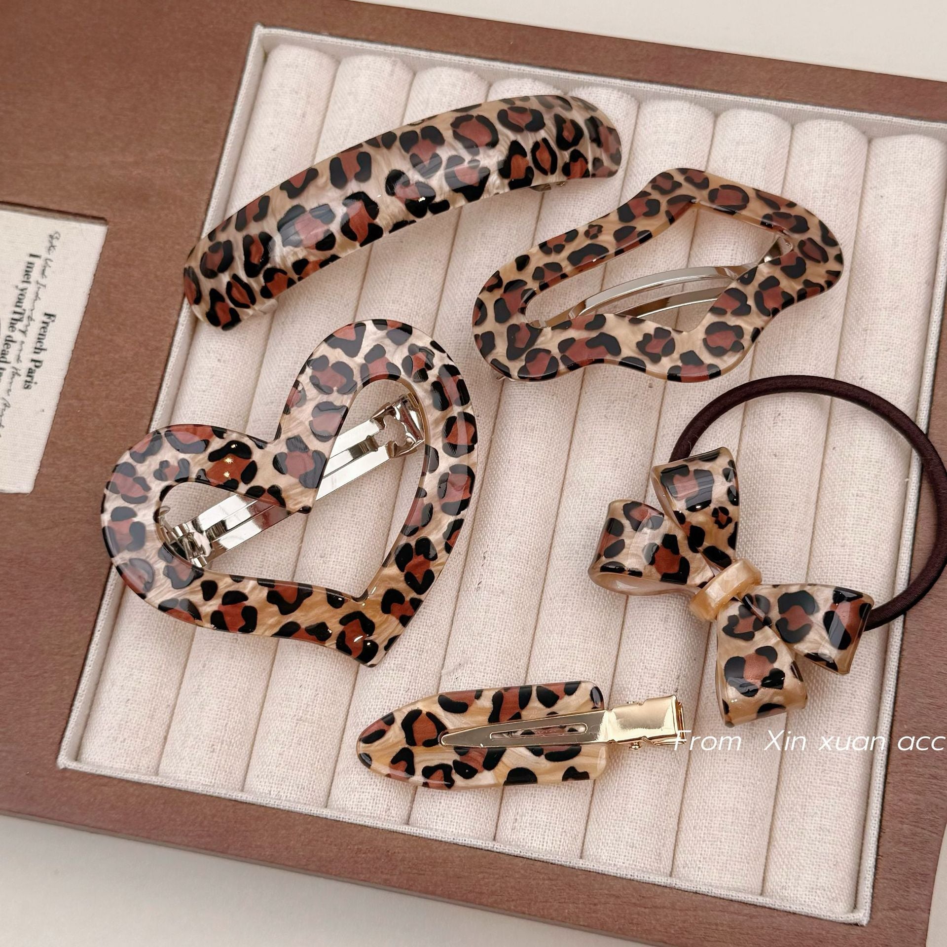豹紋愛心復古髮夾－深玳瑁無痕髮夾款細節｜https://igowo.tw/
