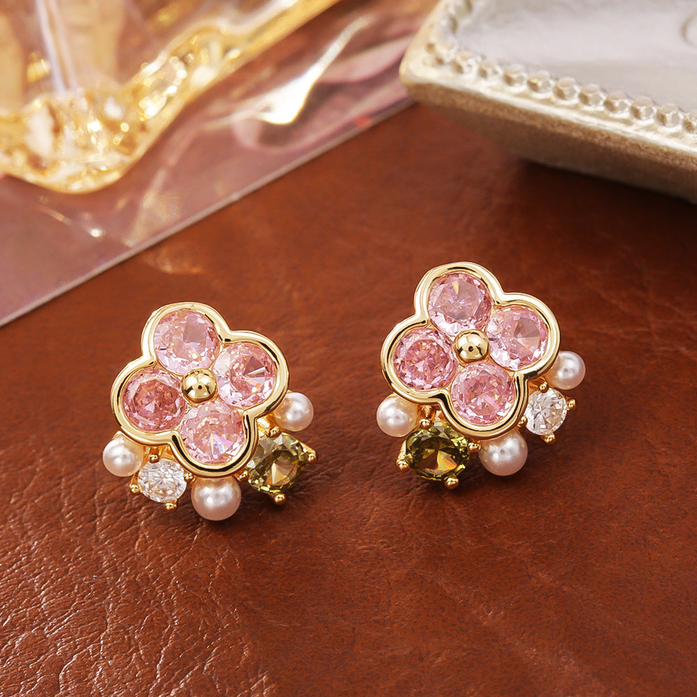 粉色鋯石花朵耳釘－商品主圖｜https://igowo.tw/