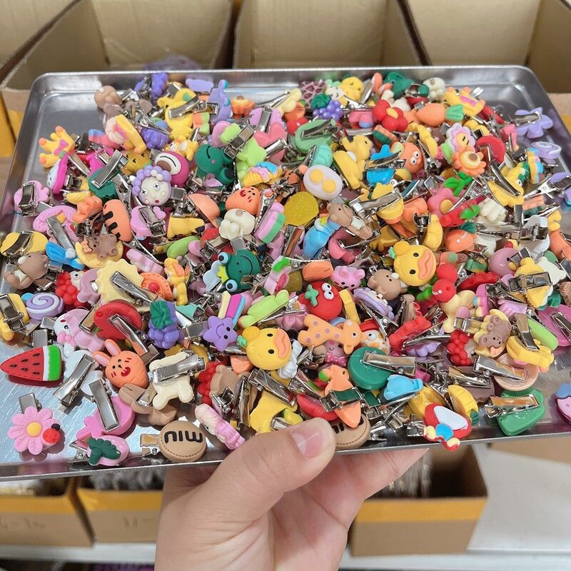 卡通小巧髮夾－商品主圖｜https://igowo.tw/